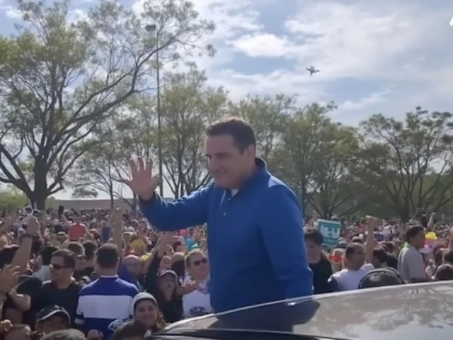 Motociata em Brasília reúne Bolsonaro sob forte vigilância judicial